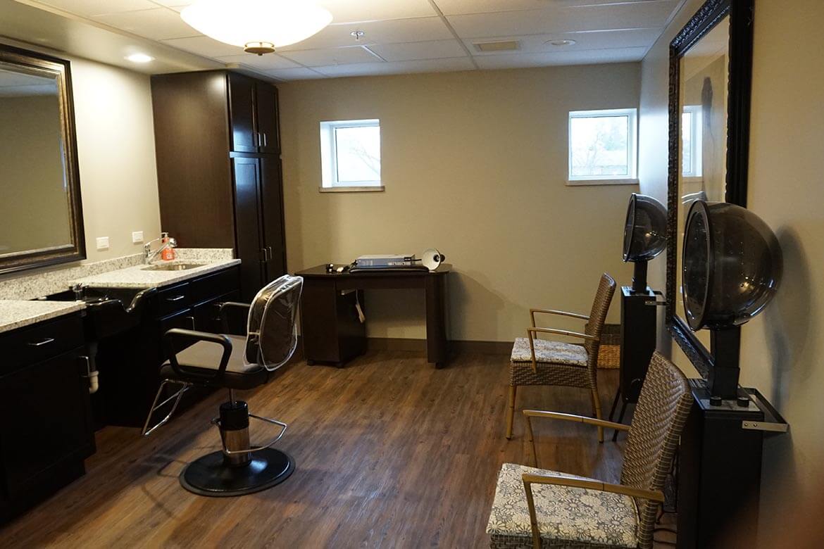 On-site beauty/barber salon helps residents feel their best.